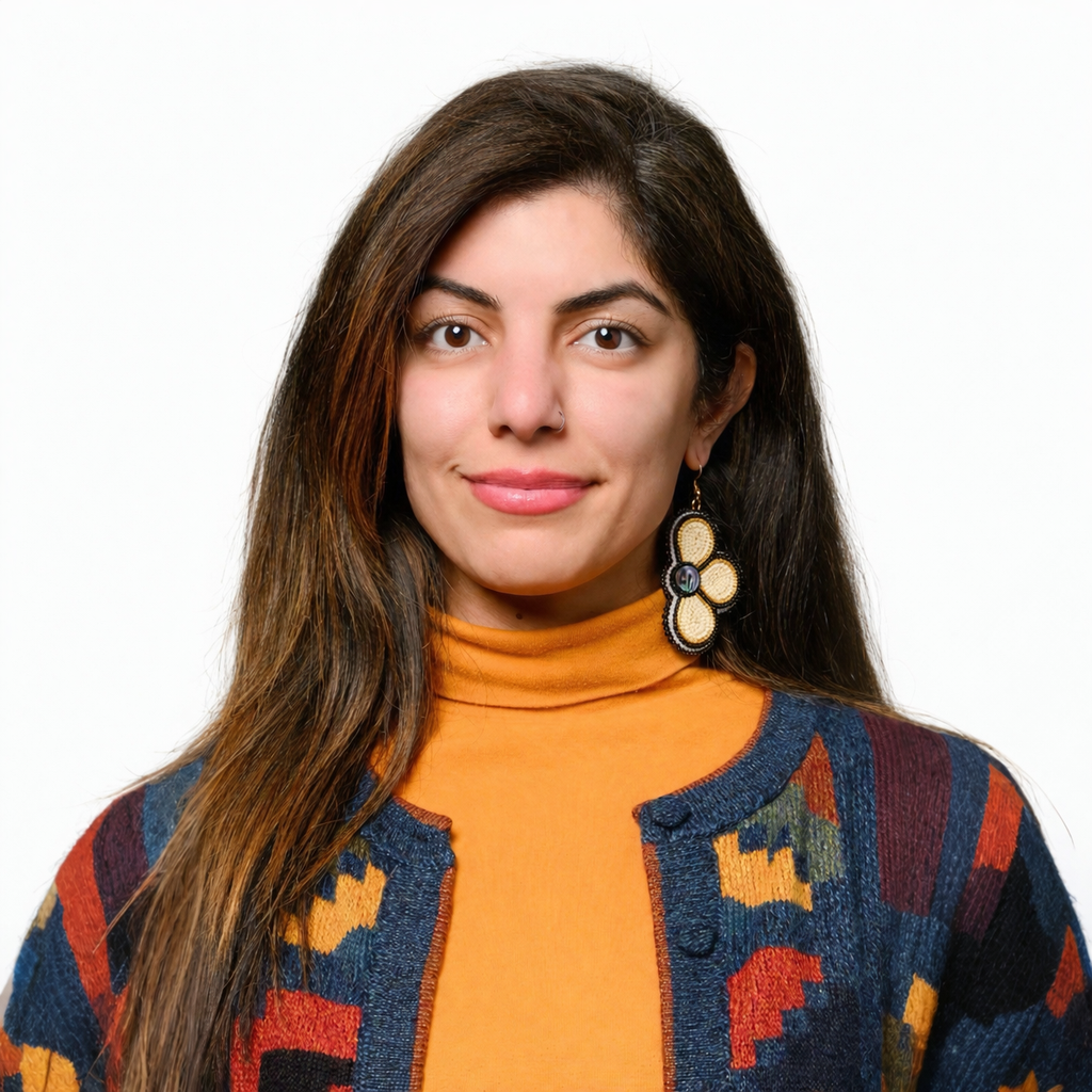 Kareena Gurbaxani, BSc, RYT-200